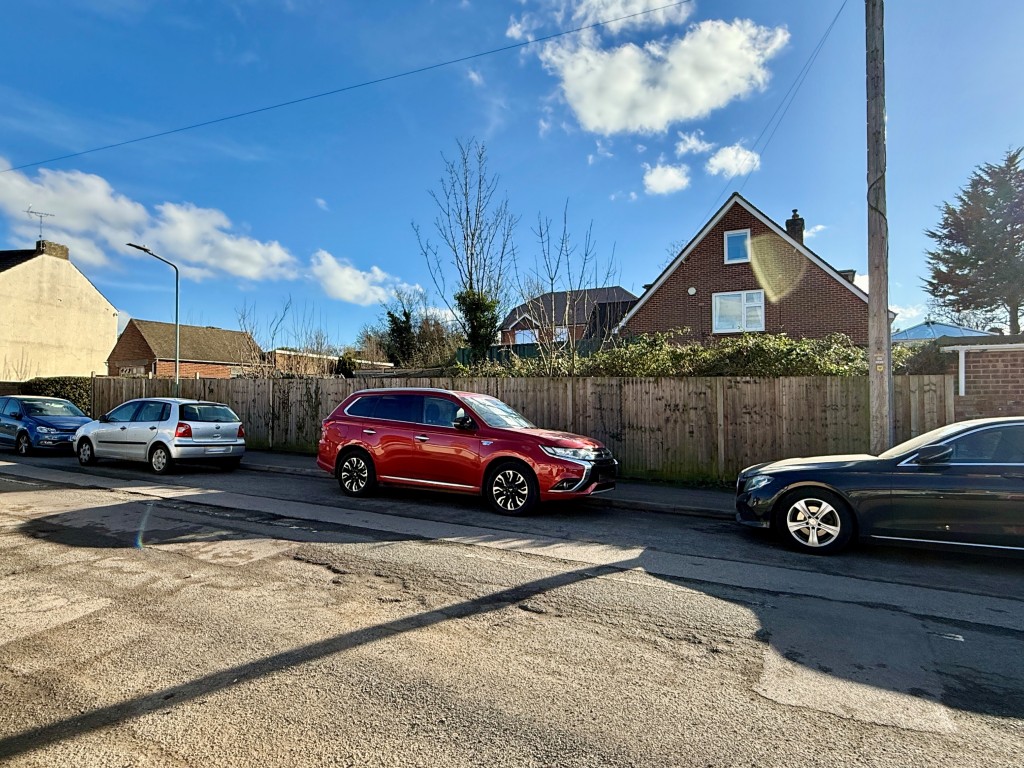 Lot: 34 - LAND WITH PLANNING FOR DETACHED BUNGALOW - View of site